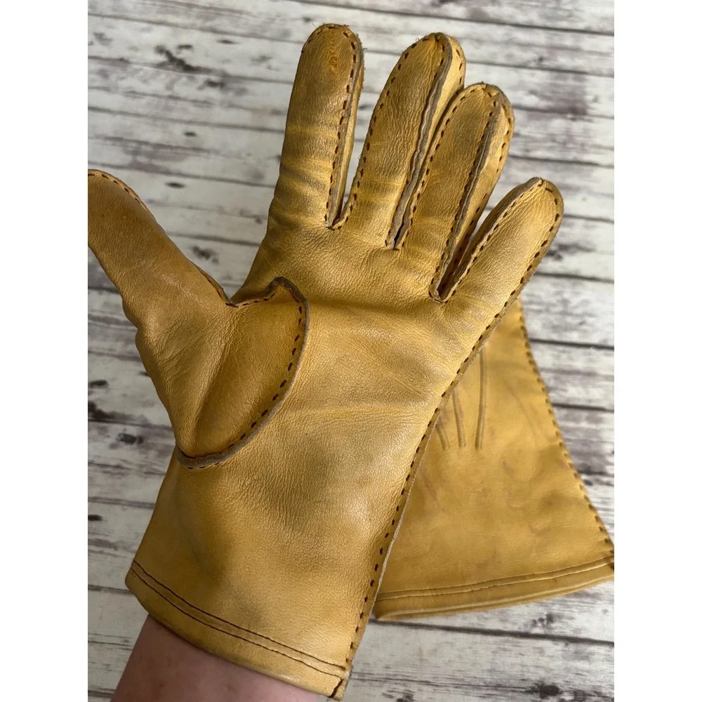 Vintage Women's Yellow Large Buckskin Leather Gloves Driving 50s 60s Aged